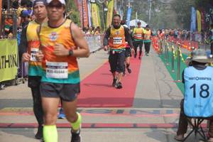 BIB: 60044
                            <button type="button" onclick="openModal(8247986)" class="btn btn-primary btn-sm float-right btn-popup" data-toggle="modal" data-target=".modal-high-quality">
                        <i class="fas fa-shopping-cart"></i> Add to Cart
                    </button>
                                            <button type="button" onclick="isThisMe(8247986, true)" class="btn btn-success btn-sm float-right btn-popup btn-isme hidden" data-toggle="tooltip" data-placement="bottom" title="นี่คือรูปของคุณใช่ไหม คลิกที่นี่เพื่อเอาเข้าอัลบั้ม">
                        <i class="fas fa-plus"></i> Add to album
                    </button>
                    <button type="button" onclick="isThisMe(8247986, false)" class="btn btn-warning btn-sm float-right btn-popup btn-isnotme hidden">
                        <i class="fas fa-ban"></i> Remove from album
                    </button>